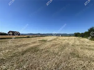 Teren de 3752 mp pozitionat pe colt cu PUZ situat in Cristian