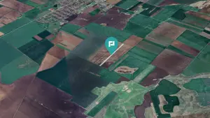 Teren 30.000 mp la drum asfaltat – Peciu Nou