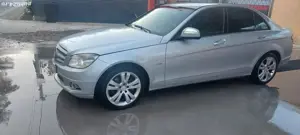 Vînd Mercedes-Benz