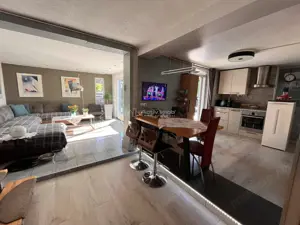 Lugoj,  Vila de Vis Cu Piscina, 440 Mp. Construiti, 820 Mp. Teren - imagine 4