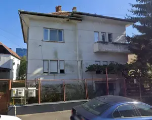 Persoana fizica vand apartament la casă   Sibiu, zona Stadion-Sala de sport