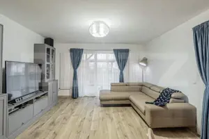 Casa moderna 3camere si mansarda amenajata in zona linistita Tarlungeni
