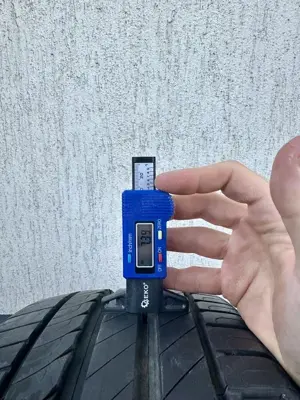 Set anvelope de vara Kleber Dynaxer UHP 205/45 R17 DOT 2024 IMPECABILE - imagine 2