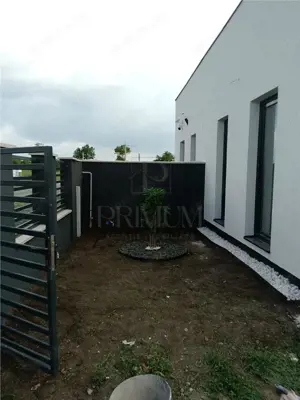 Sacalaz- proiect deosebit-4 camere- curte interioara - imagine 2