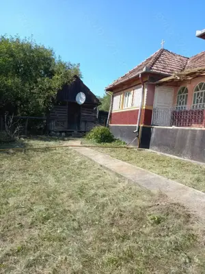 Vand casă cu teren intravilan  - imagine 3 Vand casă cu teren intravilan  - imagine 3