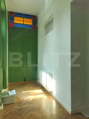 Apartament de vanzare, cu 3 camere, 100 mp, zona centrala - imagine 8 Apartament de vanzare, cu 3 camere, 100 mp, zona centrala - imagine 8