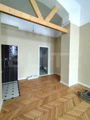 Apartament de vanzare, cu 3 camere, 100 mp, zona centrala - imagine 6 Apartament de vanzare, cu 3 camere, 100 mp, zona centrala - imagine 6