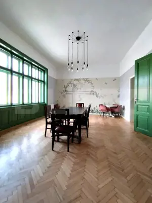 Apartament de vanzare, cu 3 camere, 100 mp, zona centrala - imagine 3 Apartament de vanzare, cu 3 camere, 100 mp, zona centrala - imagine 3