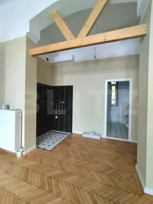 Apartament de vanzare, cu 3 camere, 100 mp, zona centrala - imagine 7 Apartament de vanzare, cu 3 camere, 100 mp, zona centrala - imagine 7