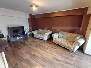 apartament de inchiriat, cu 2 camere, 63 mp, decomandat, zona pietonala