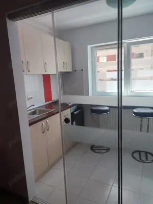 Închiriez garsonieră 