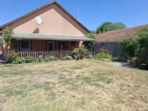 Proprietate mixtă de vânzare în Nădlac – Casă modernă + hală/grajd + teren mare - imagine 6