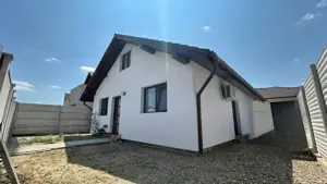 Casă în Cihei , 3 camere , 203 mp teren