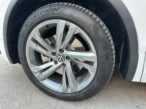 4 anvelope varǎ Pirelli Scorpion 255/45 R19 100V - rulaj cca 7.000 km
