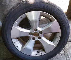 Vând  2 cauciucuri echipate cu jante!