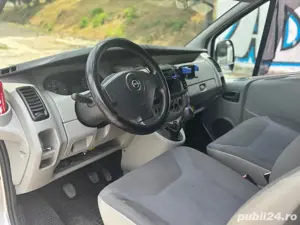 Opel Vivaro 8+1 - imagine 2