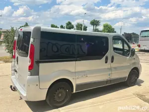 Opel Vivaro 8+1 - imagine 5