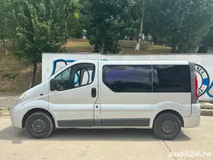 Opel Vivaro 8+1 - imagine 3