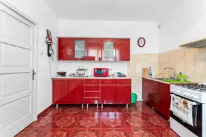 Vilă tip bloc 12 camere, 2 garaje 2 boxe zona Tomis 1 Flămânda - imagine 15