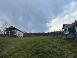 Teren intravilan str.Merilor, POT 40 %