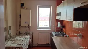 proprietar vand apartament 3 camere semidecomandat ,mobilat, utilat - imagine 8