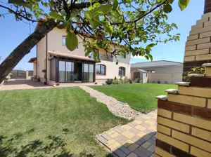 Vilă modernă de vânzare în Livada, Arad - imagine 3