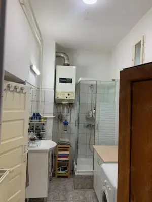 Vand casa situata central , str.L.Rebreanu , langa parcul din strand - imagine 7