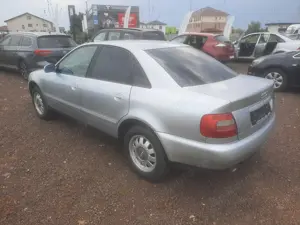 Audi A4 1.6, climatronic, mașină de colecție - imagine 3 Audi A4 1.6, climatronic, mașină de colecție - imagine 3