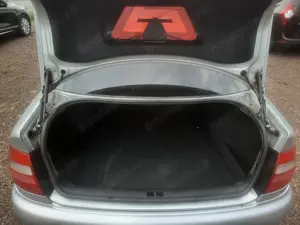 Audi A4 1.6, climatronic, mașină de colecție - imagine 10 Audi A4 1.6, climatronic, mașină de colecție - imagine 10