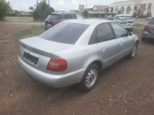 Audi A4 1.6, climatronic, mașină de colecție - imagine 4 Audi A4 1.6, climatronic, mașină de colecție - imagine 4