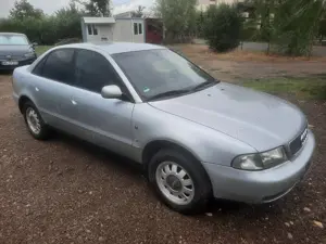 Audi A4 1.6, climatronic, mașină de colecție - imagine 2 Audi A4 1.6, climatronic, mașină de colecție - imagine 2