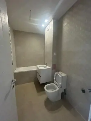 Garsoniera, 33mp + 20mp gradina, AC, metrou, bloc 2025, Hils Republica