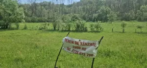 Vând teren intravilan pentru construcţie locuinţă în Brad jud. HD