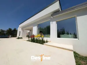 Casă individuală mobilată stil oriental cu 7 camere 196 mp teren 1700 - Bârnova