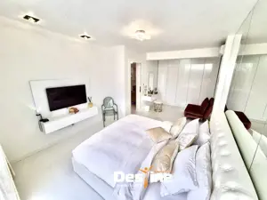 Casă individuală mobilată stil oriental cu 7 camere 196 mp teren 1700 - Bârnova - imagine 9