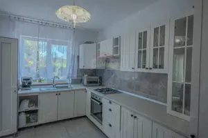 Casă cu cabinet stomatologic- Chitila, la doar 4 min. de gara Chitila