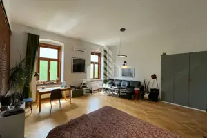 Apartament renovat in cladire istorica,  langa Nokia, zona Centrala