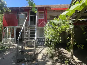 Casa cu etaj Ronat teren 750 mp