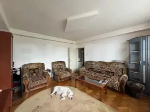 Apartament de vanzare, cu 3 camere decomandat, 61 mp, zona Progresul - imagine 2