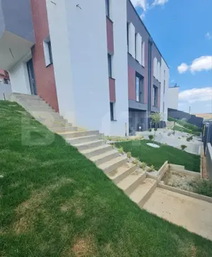 Casa de vanzare, cu 5 camere, 200 mp utili, 245 mp de teren, zona Teilor - imagine 3