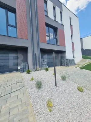 Casa de vanzare, cu 5 camere, 200 mp utili, 245 mp de teren, zona Teilor - imagine 4