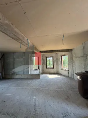 Casa la rosu in Peris - imagine 9