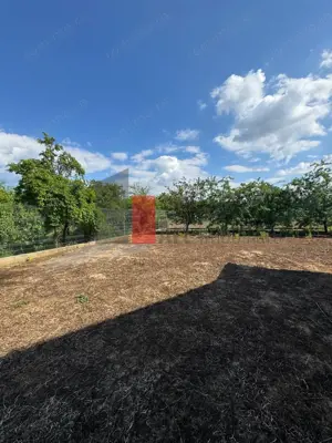 Casa la rosu in Peris - imagine 12