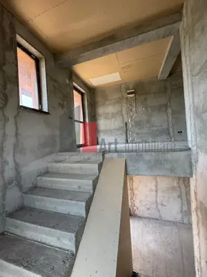 Casa la rosu in Peris - imagine 8