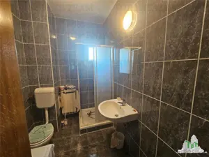 Vila spatioasa 525metri totali de inchiriat in centru Bolintin-Deal - imagine 19