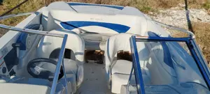 ambarcațiune de  agrement tip Larson 180 Sport 