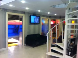 De vânzare: Salon de bronzare & înfrumusețare vechime 22 ani   locație premium București