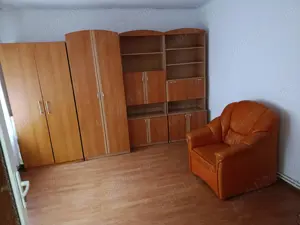 Casă de vânzare la doar 10 minute de KM 0!   Confort, utilități complete și acces rapid în oraș!