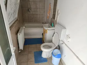  Casă de vânzare la doar 10 minute de KM 0!   Confort, utilități complete și acces rapid în oraș! - imagine 3