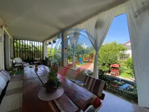 CASA DEOSEBITA APROAPE DE PROMENADA IN EUROCARTIER